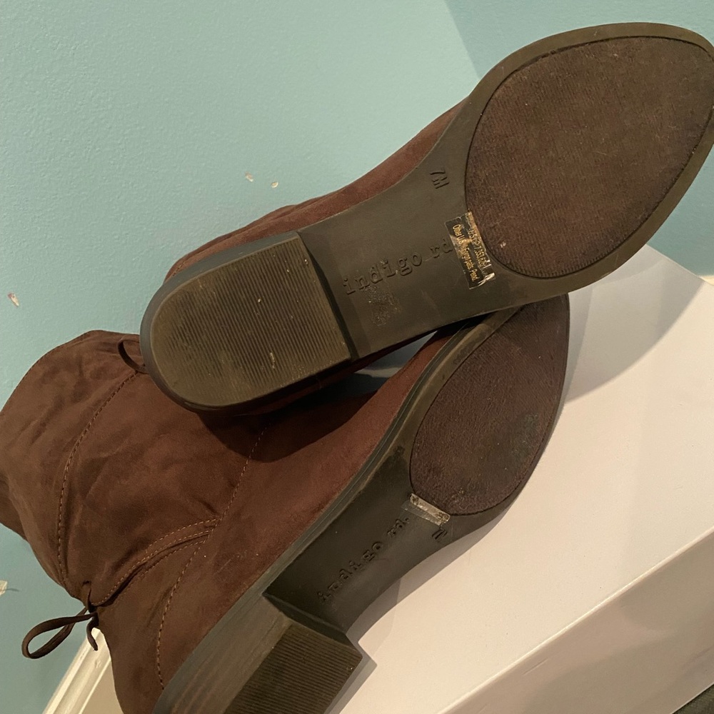 Boots - Picture 4 of 10